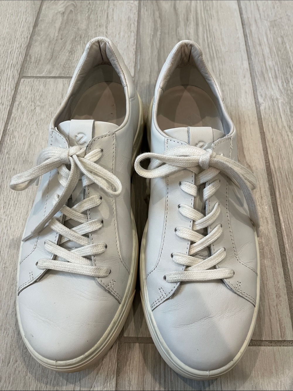 Ecco Women's Bone White Leather Low-Top Sneakers - Picture 3 of 8